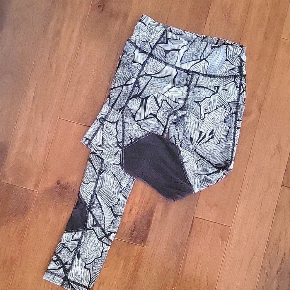 Rare EUC Lululemon Speed Up Tribal tights crop 23"